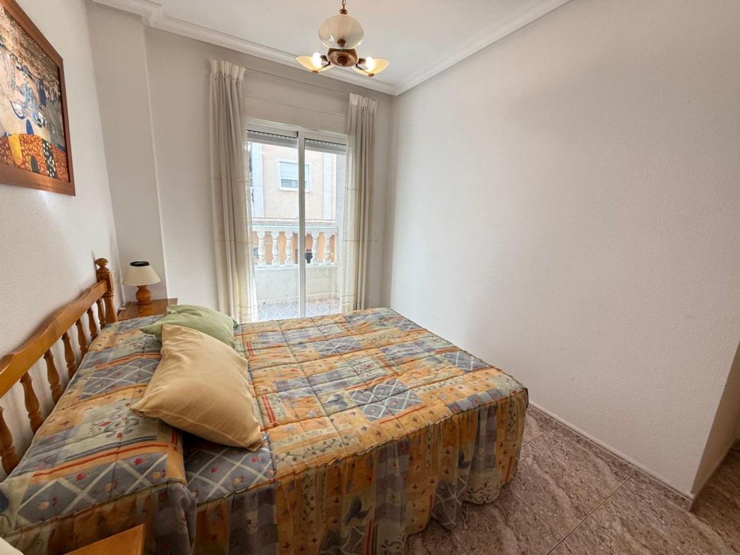 Venta de piso en Piso en Calle Almudena, 35, Las Piscinas Naturales, Torrevieja, Torrevieja
 photo 5