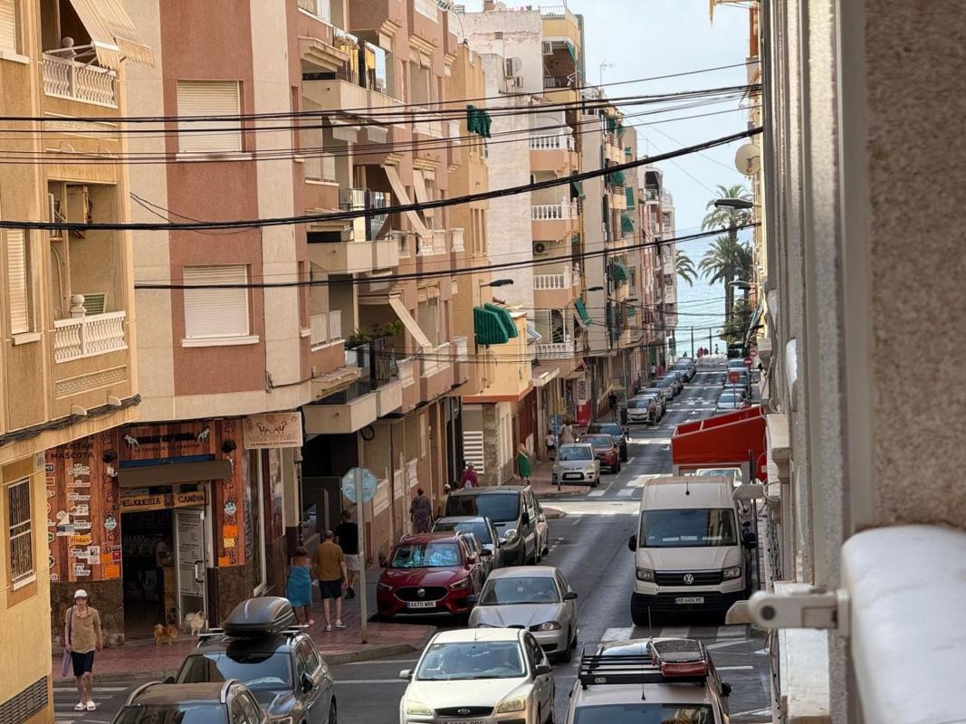 Venta de piso en Piso en Calle Almudena, 35, Las Piscinas Naturales, Torrevieja, Torrevieja
 photo 2