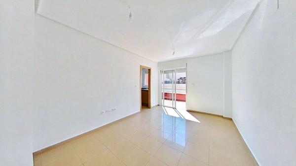 Продажа квартиры на Piso en El Molino, Torrevieja, Торревьеха
thumbnail 2