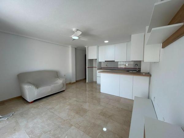 Venta de piso en Piso en Centro - Muelle Pesquero, Torrevieja, Torrevieja
 photo 1