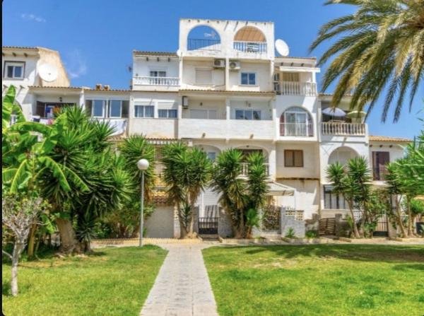 Venta de piso en Piso en Urbanización Calas Blancas, 3, Nueva Torrevieja, Torrevieja, Torrevieja
photo 1