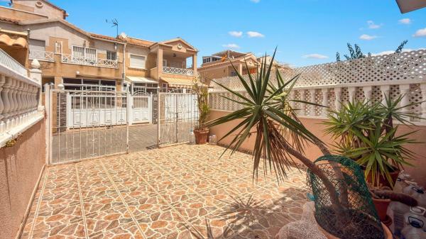 Independent chalet for sale in Casa o chalet en Parque Acuático - Sector 25, Torrevieja, Torrevieja photo 1