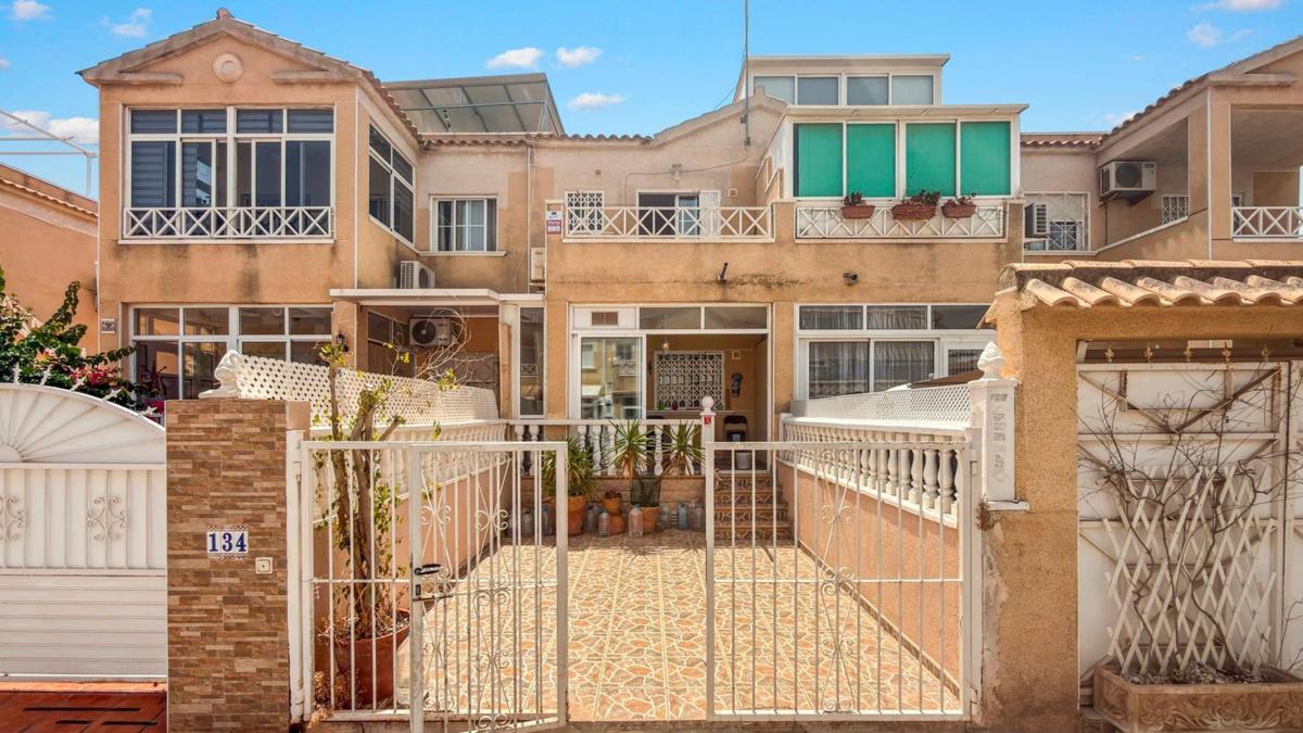 Venta de chalet independiente en Casa o chalet en Parque Acuático - Sector 25, Torrevieja, Torrevieja
 photo 3