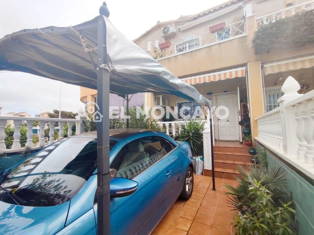 Venta de chalet adosado en Chalet adosado en Calle del Lago, La Siesta - El Salado - Torreta, Torrevieja , Torrevieja photo 2