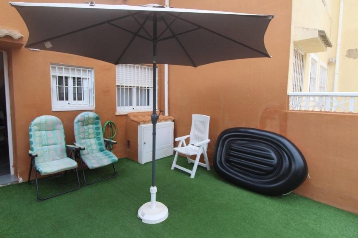 Venta de chalet adosado en Chalet adosado en Calle Segura, Zona los Frutales, Torrevieja , Torrevieja photo 5