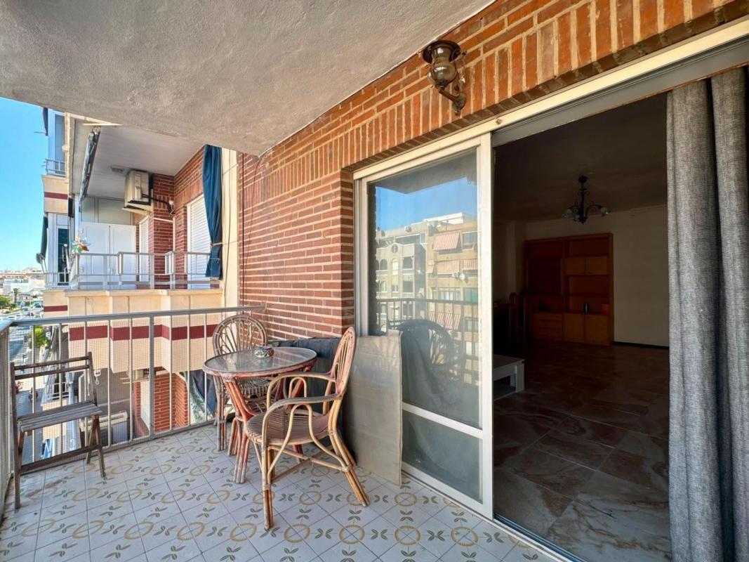 Venta de piso en Piso en Avenida Doctor Gregorio Marañón, El Acequión, Torrevieja, Torrevieja
photo 3