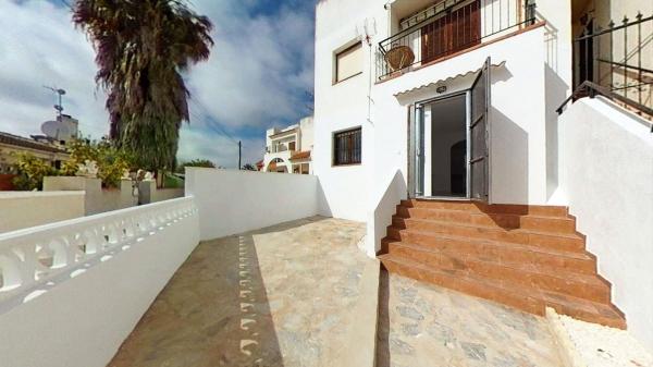 Venta de piso en Piso en La Siesta - El Salado - Torreta, Torrevieja, Torrevieja
photo 1