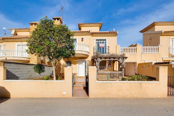 Chalet wolnostojący na sprzedaż w Casa o chalet independiente en Aguas Nuevas, Torrevieja, Torrevieja thumbnail 2