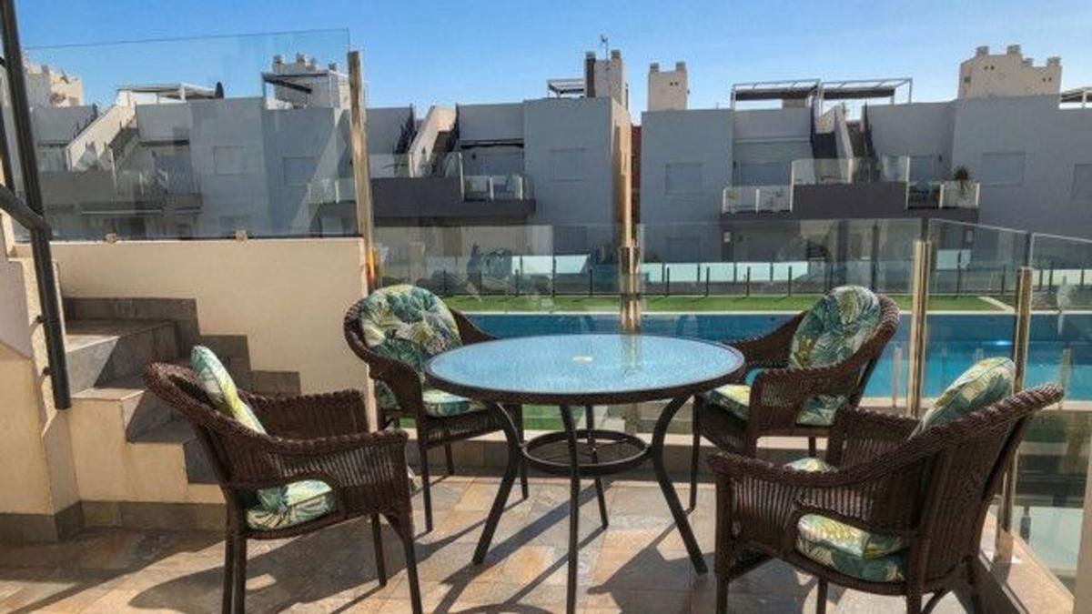 Sprzedaż mieszkania w Piso en Calle Rosa Diez Gonzalez, Parque Acuático - Sector 25, Torrevieja, Torrevieja
photo 3