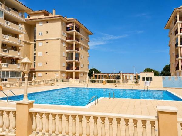 Venta de piso en Piso en Calle Soria, Cabo Cervera, Torrevieja, Torrevieja
 photo 1
