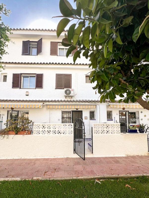 Продажа таунхауса в Chalet adosado en Calle Revolcadores s/n, Los Balcones - Los Altos del Edén, Torrevieja , Торревьеха photo 2