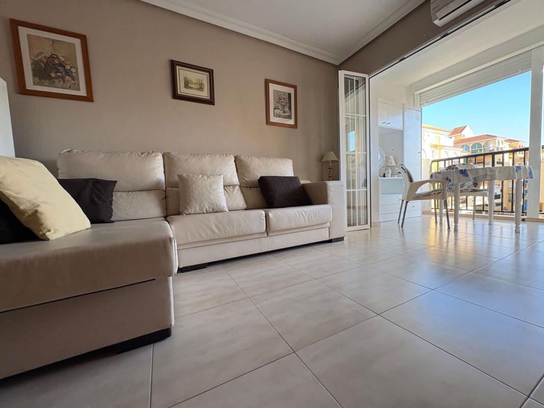Venta de piso en Piso en Avenida de Holanda, 28, Los Europeos, Torrevieja, Torrevieja
photo 2