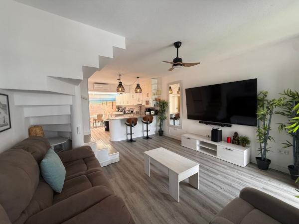 Chalet adosado en Paseo Central, La Veleta, Torrevieja thumbnail 3