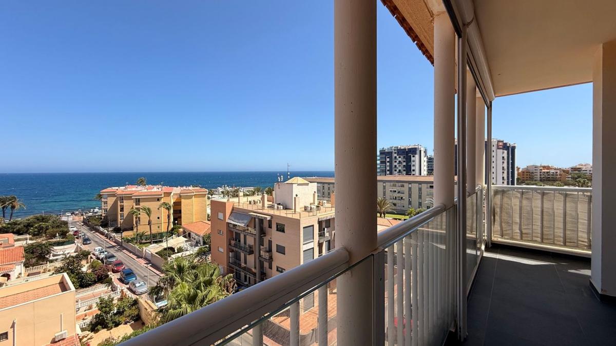 Venta de piso en Piso en Calle Pleamar, Punta Prima, Torrevieja, Torrevieja
photo 2