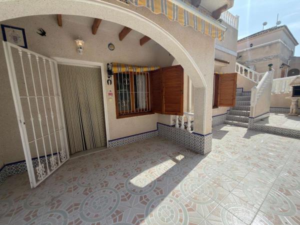 Terraced house for sale at  Chalet adosado en Calle Moncayo, Los Balcones - Los Altos del Edén, Torrevieja , Torrevieja photo 2