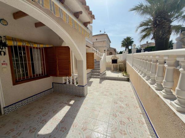 Terraced house for sale at  Chalet adosado en Calle Moncayo, Los Balcones - Los Altos del Edén, Torrevieja , Torrevieja photo 3