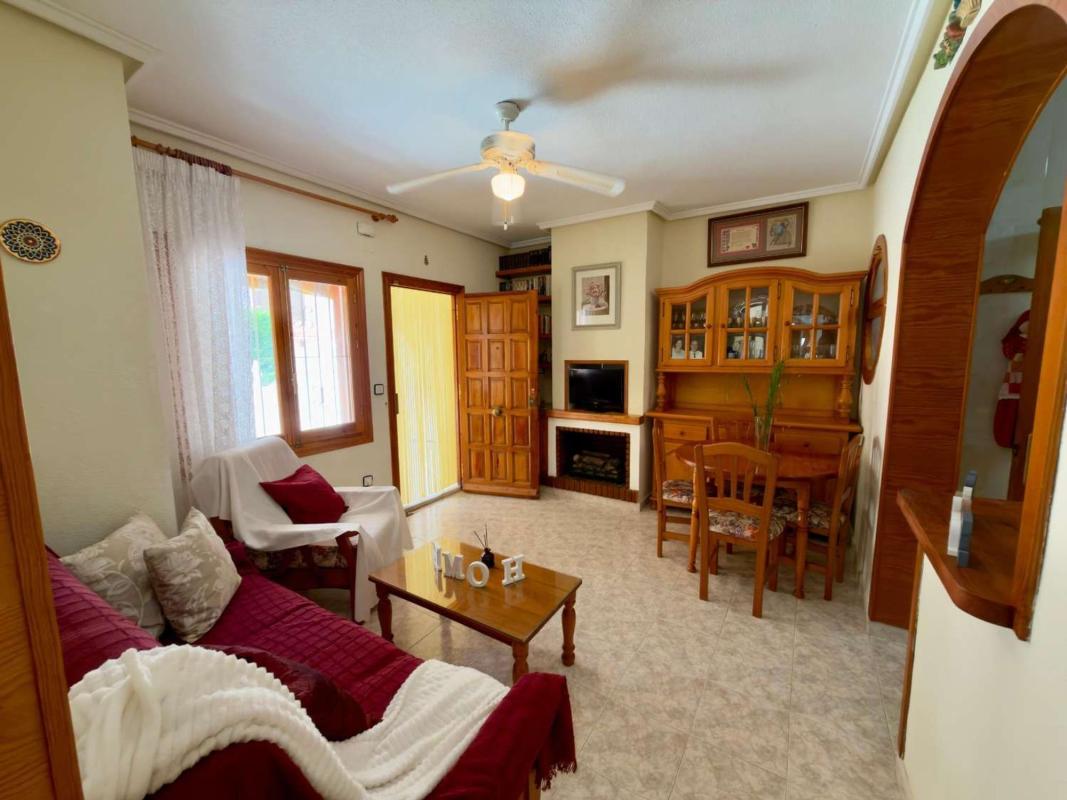 Sale of townhouse in Chalet adosado en Calle Moncayo, Los Balcones - Los Altos del Edén, Torrevieja , Torrevieja photo 4