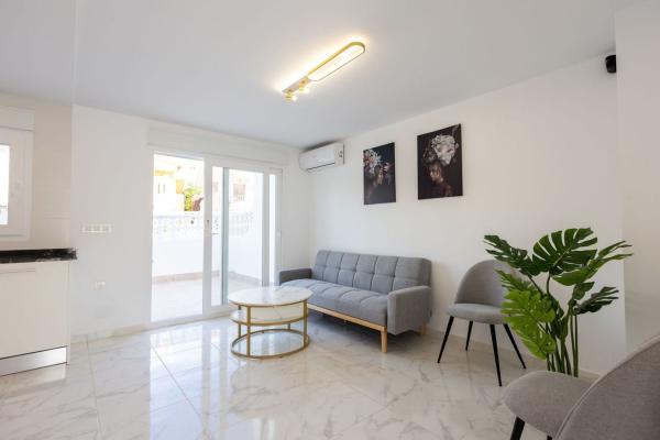 Terraced house for sale at  Chalet adosado en Los Balcones - Los Altos del Edén, Torrevieja , Torrevieja photo 4