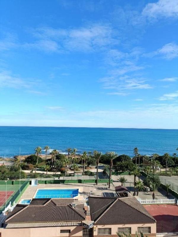 Venta de piso en Piso en Paseo de la Brisa, Cabo Cervera, Torrevieja, Torrevieja
photo 3