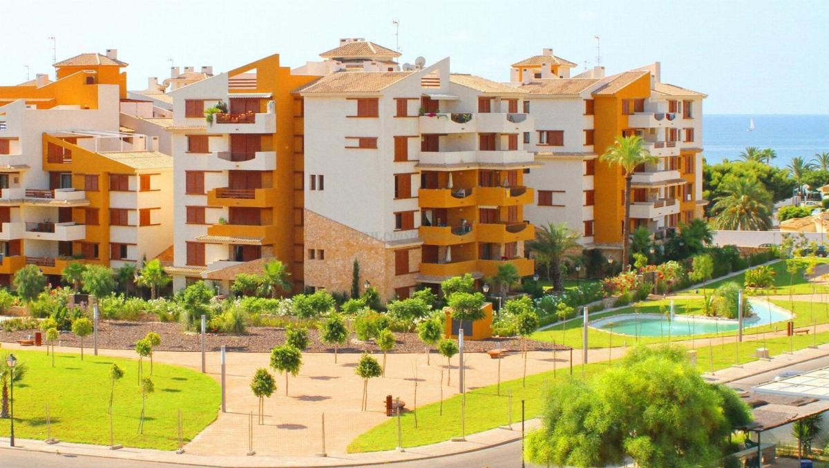 Venta de piso en Piso en Calle Mar de Fondo, Punta Prima, Torrevieja, Torrevieja
photo 2