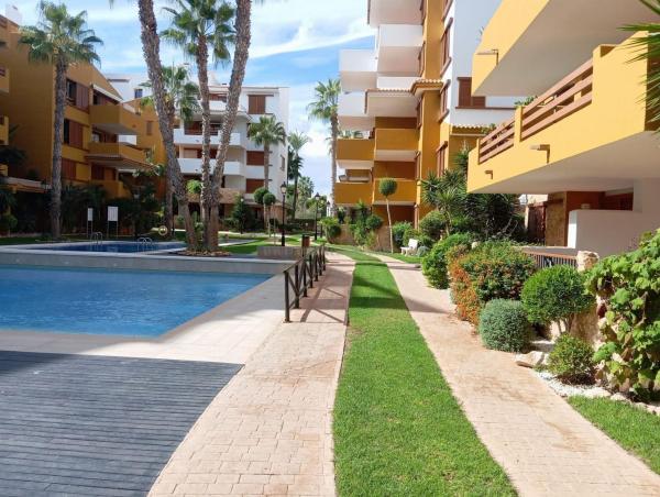 Venta de piso en Piso en Calle Mar de Fondo, Punta Prima, Torrevieja, Torrevieja
 photo 3