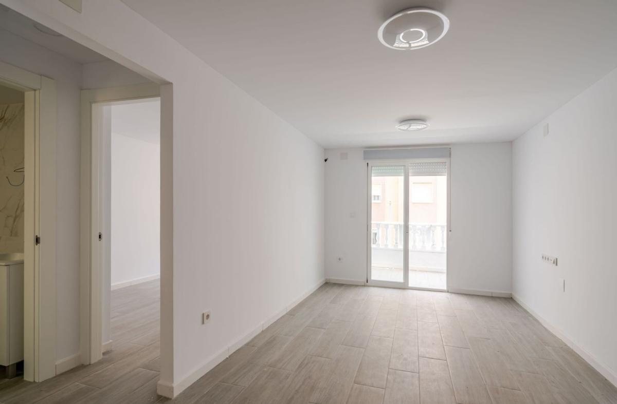 Sale of apartment in Piso en Calle Villa Madrid, Parque de las Naciones, Torrevieja, Torrevieja
photo 3