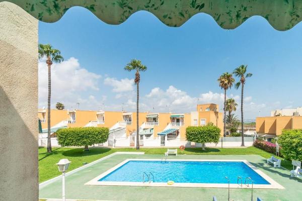 Venta de piso en Piso en Calle Cibeles s/n, Torreblanca, Torrevieja, Torrevieja
photo 1