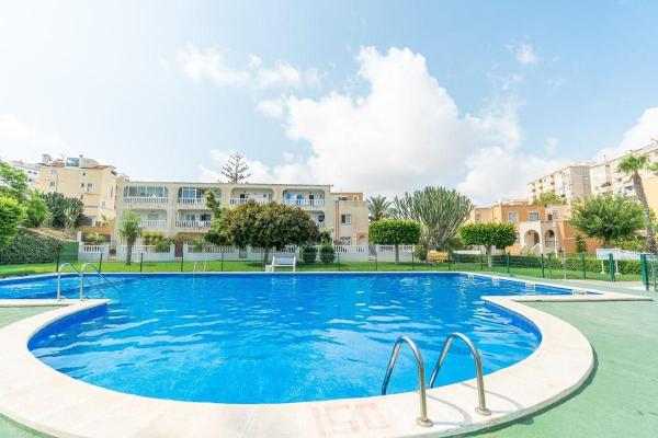Venta de piso en Piso en Calle Cibeles s/n, Torreblanca, Torrevieja, Torrevieja
thumbnail 3