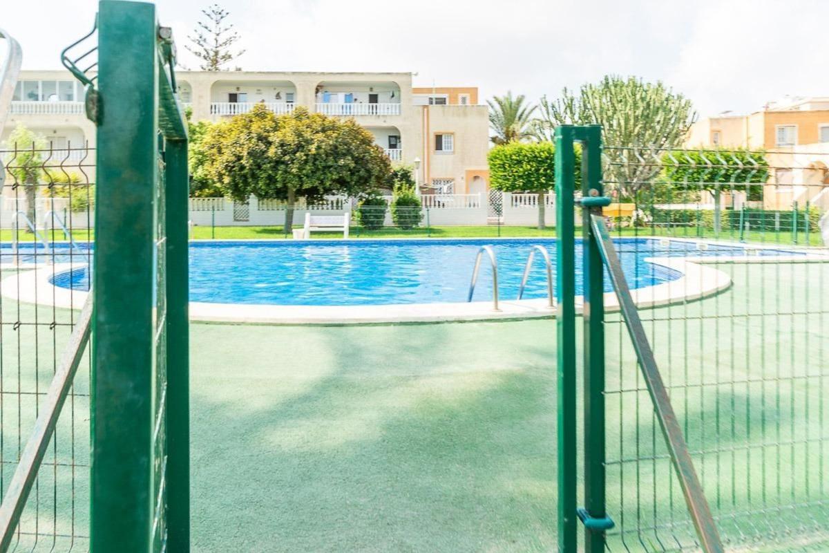 Venta de piso en Piso en Calle Cibeles, 10, Torreblanca, Torrevieja, Torrevieja
photo 4