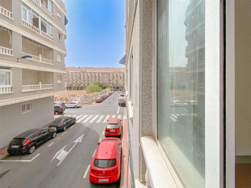 Sale of apartment in Piso en Calle San Pascual, Avenida Habaneras - Curva de Palangre, Torrevieja, Torrevieja
 photo 4