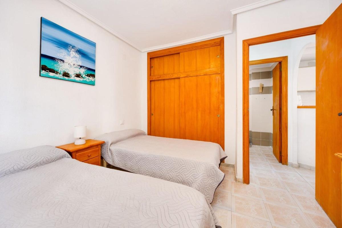 Venta de piso en Piso en Viñamar 2, Los Europeos, Torrevieja, Torrevieja
photo 3