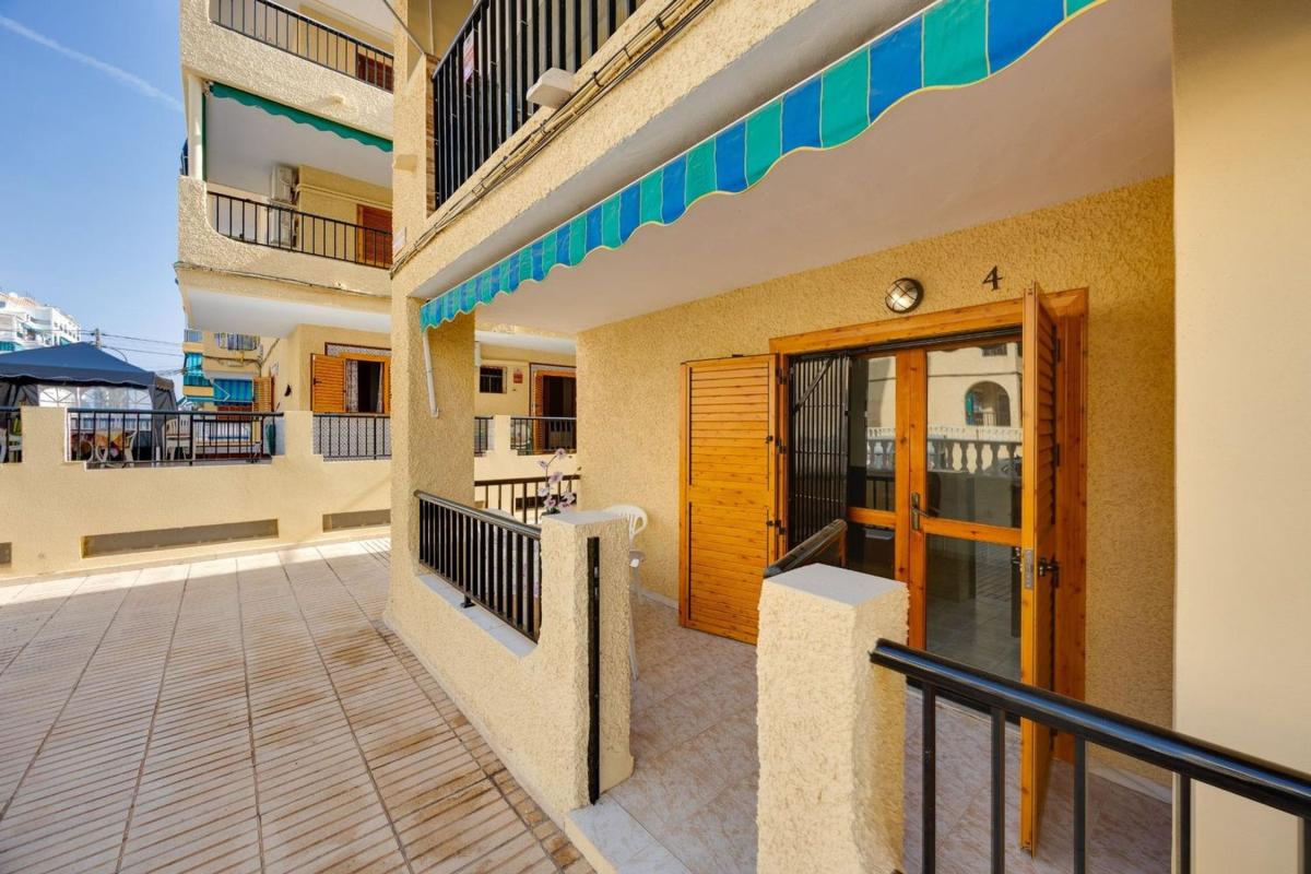 Продажа квартиры на Piso en Avenida Suiza s/n, Los Europeos, Torrevieja, Торревьеха
 photo 2