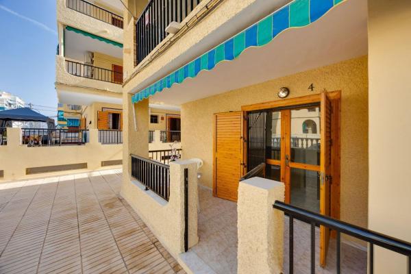 Venta de piso en Piso en Avenida Suiza s/n, Los Europeos, Torrevieja, Torrevieja
thumbnail 2