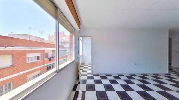 Venta de piso en Piso en Centro - Muelle Pesquero, Torrevieja, Torrevieja
 photo 1