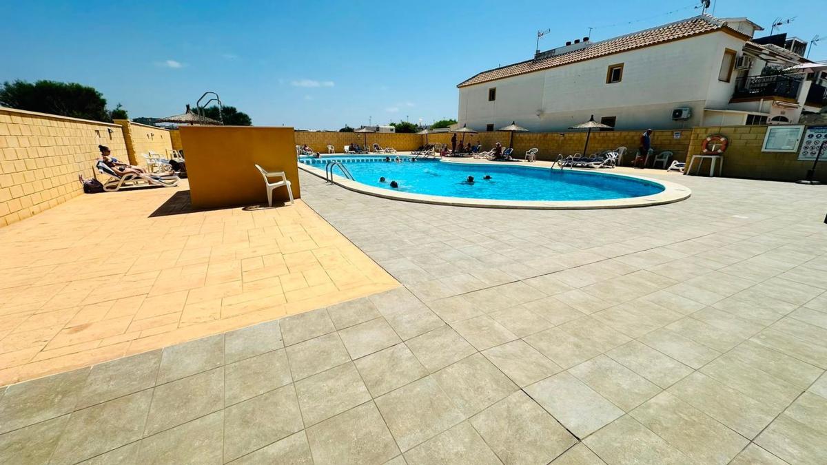 Продажа таунхауса в Chalet adosado en Calle Carmen, 155, La Siesta - El Salado - Torreta, Torrevieja , Торревьеха photo 4