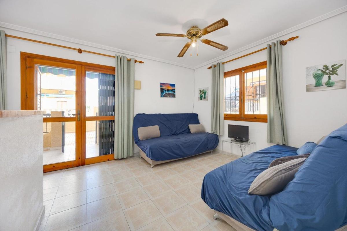 Venta de piso en Piso en Avenida Suiza, 55, Los Europeos, Torrevieja, Torrevieja
 photo 3