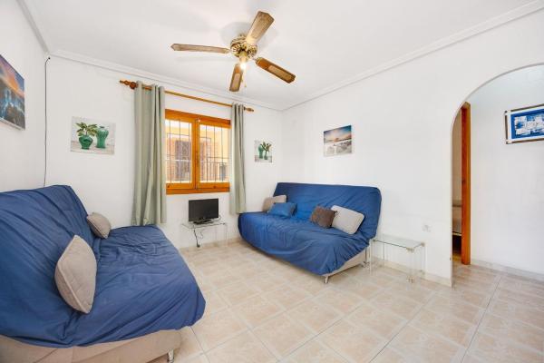 Venta de piso en Piso en Avenida Suiza, 55, Los Europeos, Torrevieja, Torrevieja
 photo 4