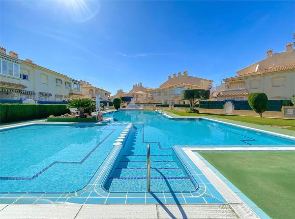 Venta de piso en Piso en Calle Itaca, Torreblanca, Torrevieja, Torrevieja
photo 1