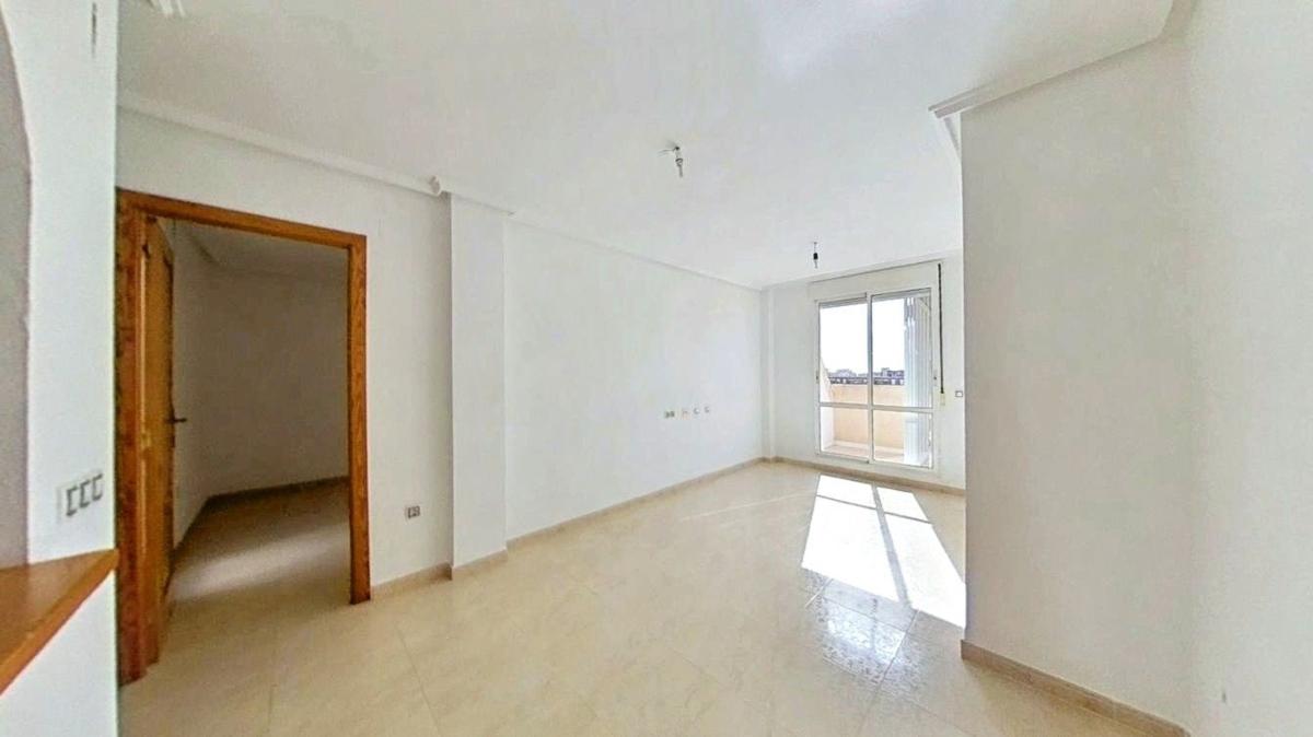 Продажа квартиры на Piso en Antonio Machado, Torrevieja, Торревьеха
photo 2