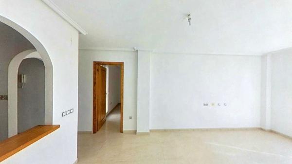 Venta de piso en Piso en Antonio Machado, Torrevieja, Torrevieja
thumbnail 3