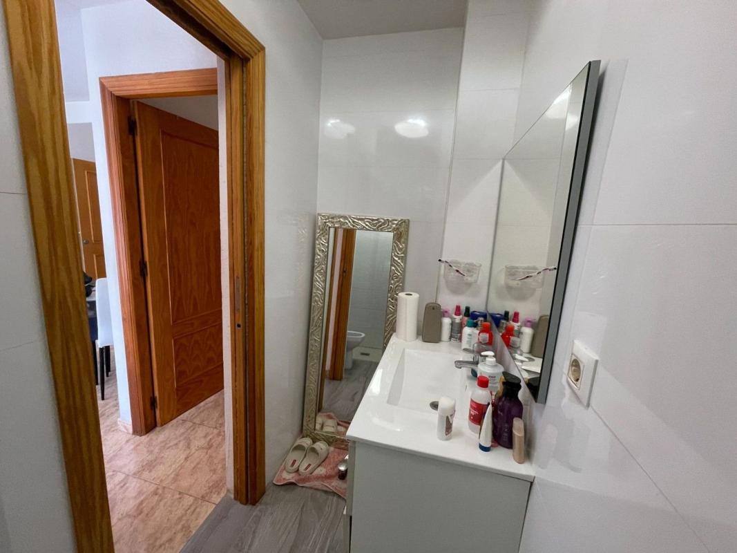 Venta de piso en Piso en Calle Maestro Francisco Casanovas, Antonio Machado, Torrevieja, Torrevieja
photo 4