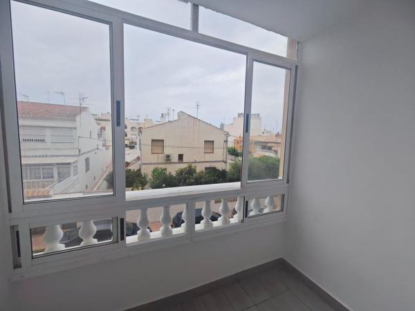 Sale of flat in Piso en Avenida Habaneras - Curva de Palangre, Torrevieja, Torrevieja
 photo 3