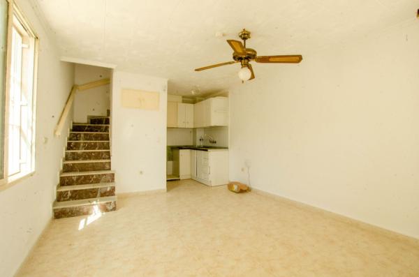 Четырехквартирный дом на продажу на  Chalet adosado en Urbanización Cabo Verde, Cabo Cervera, Torrevieja , Торревьеха photo 4