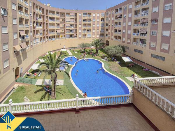 Venta de piso en Piso en Parque de las Naciones, Torrevieja, Torrevieja
photo 1