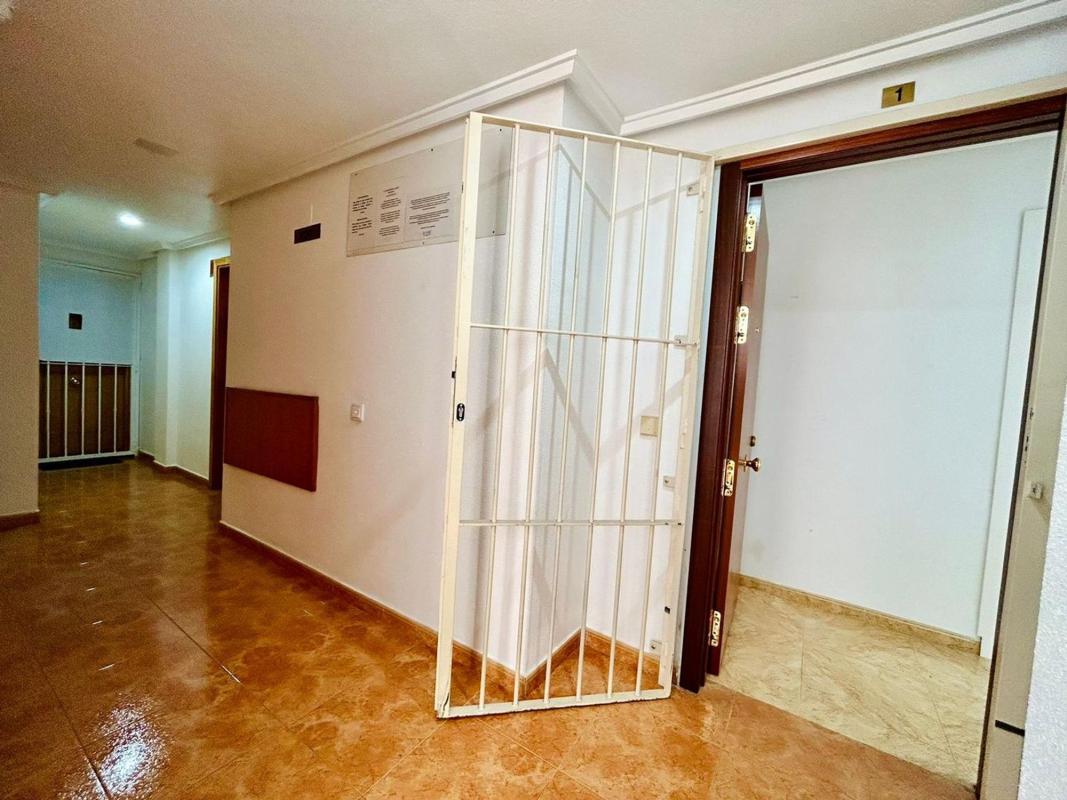 Venta de piso en Piso en Juan Mateo Garcia, 79, El Molino, Torrevieja, Torrevieja
 photo 2
