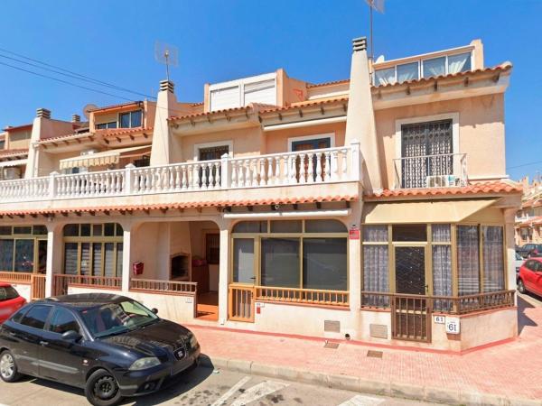 Chalet independiente en venta en Casa o chalet en Avenida Habaneras - Curva de Palangre, Torrevieja, Torrevieja
photo 1