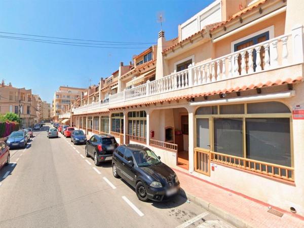 Chalet independiente en venta en Casa o chalet en Avenida Habaneras - Curva de Palangre, Torrevieja, Torrevieja
thumbnail 3
