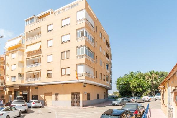 Sale of flat in Piso en Calle Alta, Gaspar Perrelló, Torrevieja, Torrevieja
photo 1