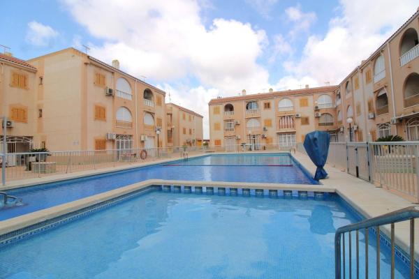 Venta de piso en Piso en Calle Beniel, El Acequión, Torrevieja, Torrevieja
photo 1