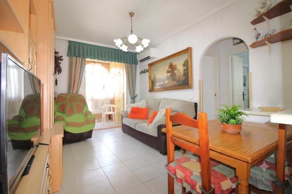 Venta de piso en Piso en Calle Beniel, El Acequión, Torrevieja, Torrevieja
thumbnail 3